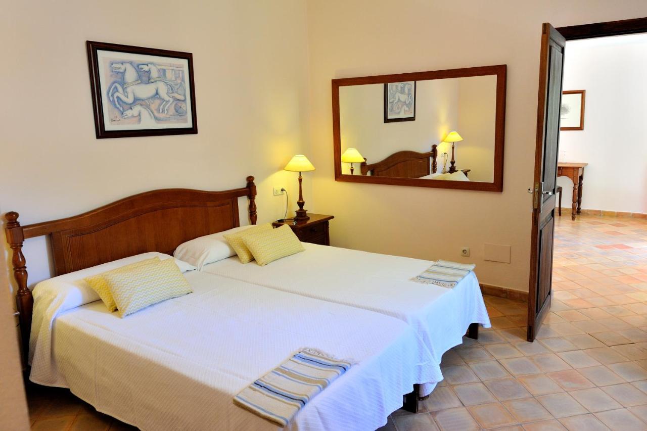 Hotel Petit Es Figueral 3*